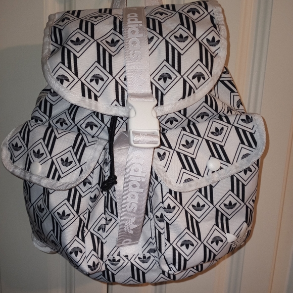 ADIDAS BACKPACK - Picture 15 of 16